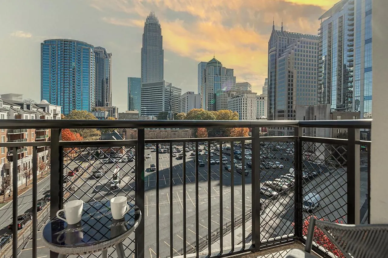 Carolina Blue - Stunning Views, Free Parking And Wifi Apartment Charlotte
