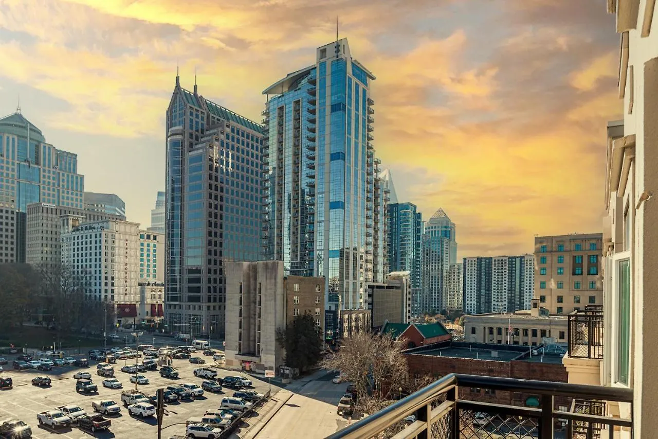 Carolina Blue - Stunning Views, Free Parking And Wifi Apartment Charlotte