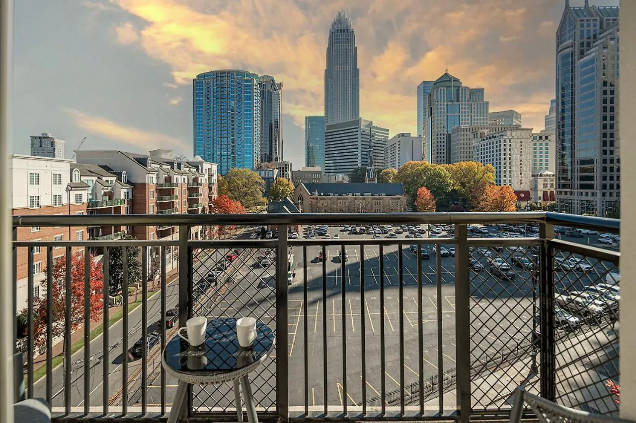 Carolina Blue - Stunning Views, Free Parking And Wifi Apartment Charlotte United States