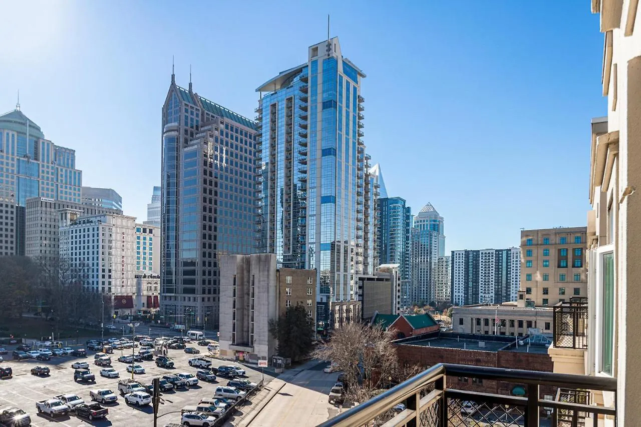 Carolina Blue - Stunning Views, Free Parking And Wifi Apartment Charlotte
