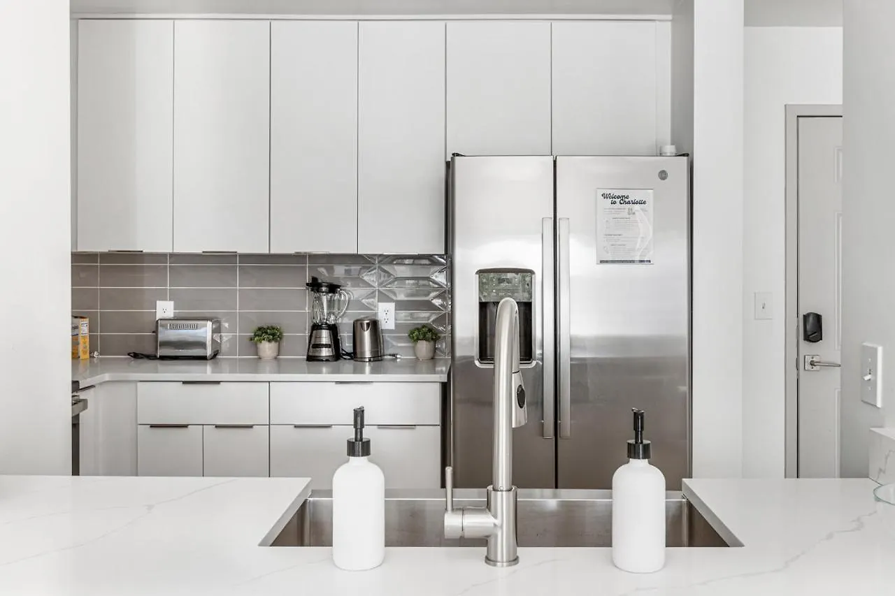 Carolina Blue - Stunning Views, Free Parking And Wifi Apartment Charlotte United States