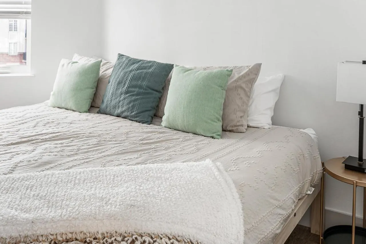 Carolina Blue - Stunning Views, Free Parking And Wifi Apartment Charlotte United States