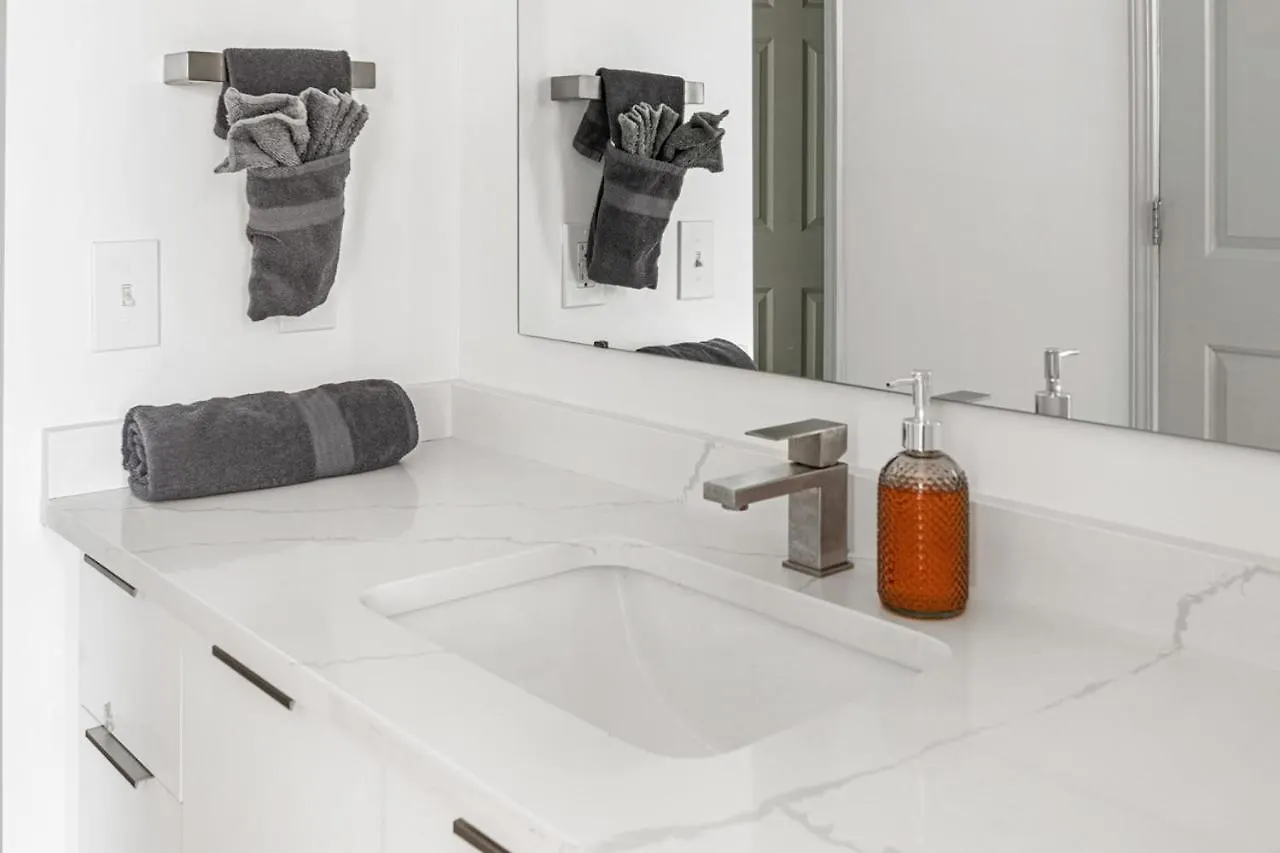 Carolina Blue - Stunning Views, Free Parking And Wifi Apartment Charlotte United States