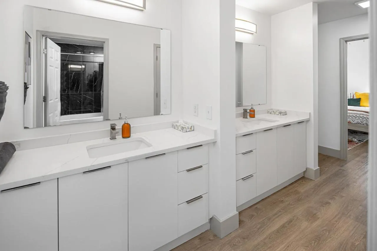 Carolina Blue - Stunning Views, Free Parking And Wifi Apartment Charlotte